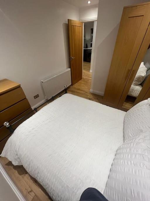 2 Bedroom Apartment In Hampdenrd Londres Exterior foto